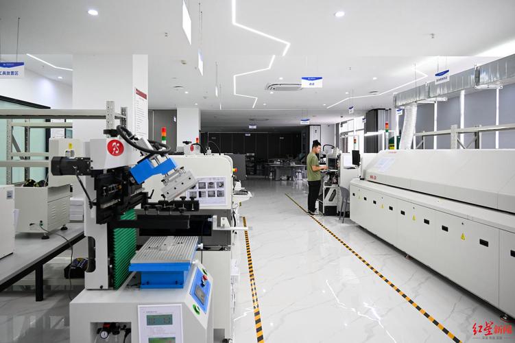 成都职业技术学院智能产品制造生产基地smt贴片实训车间